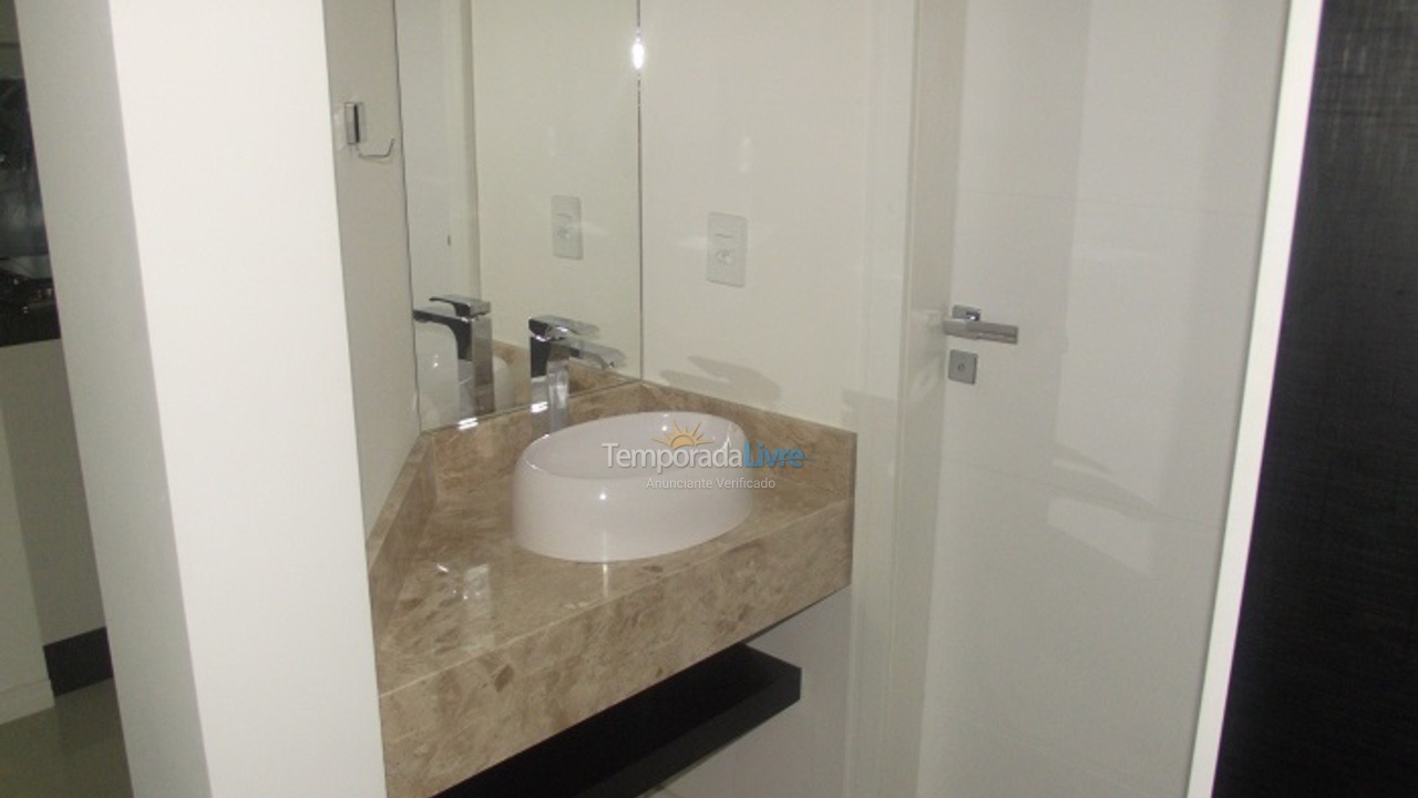 Apartment for vacation rental in Bombinhas (Praia de Bombas)