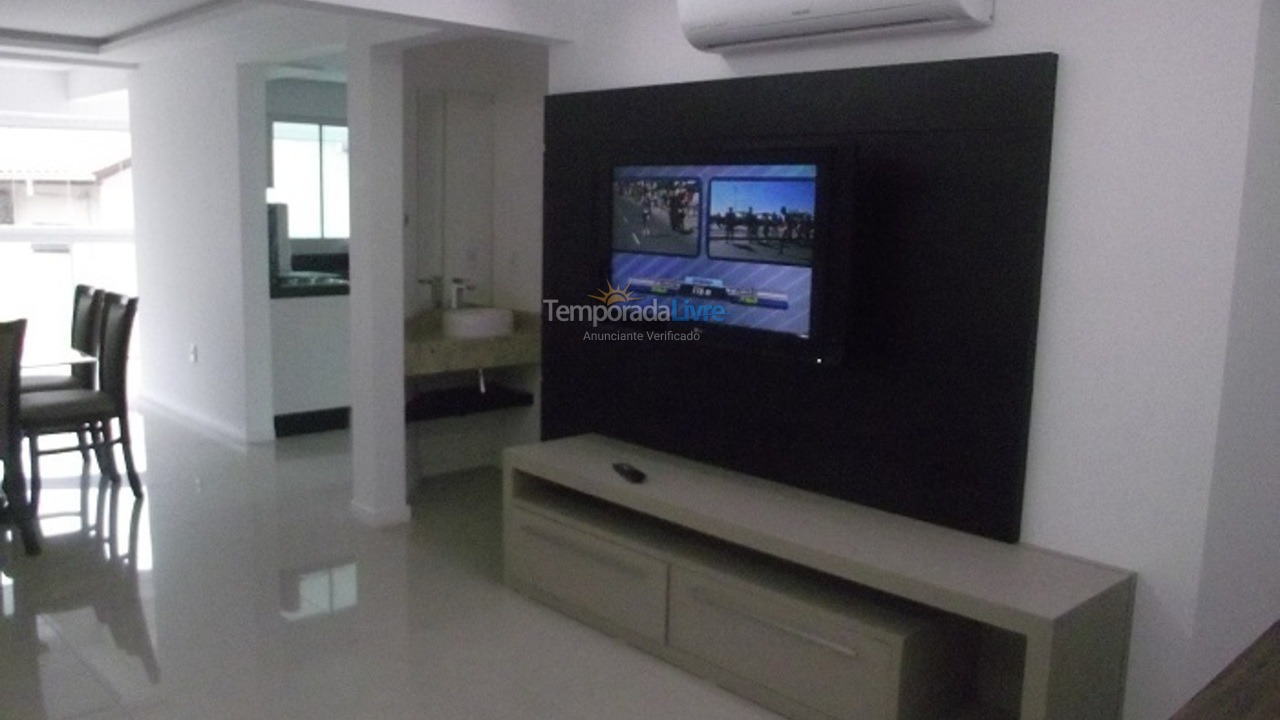 Apartment for vacation rental in Bombinhas (Praia de Bombas)