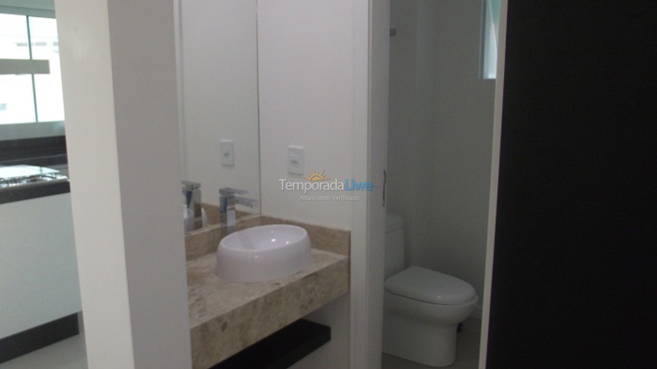 Apartment for vacation rental in Bombinhas (Praia de Bombas)