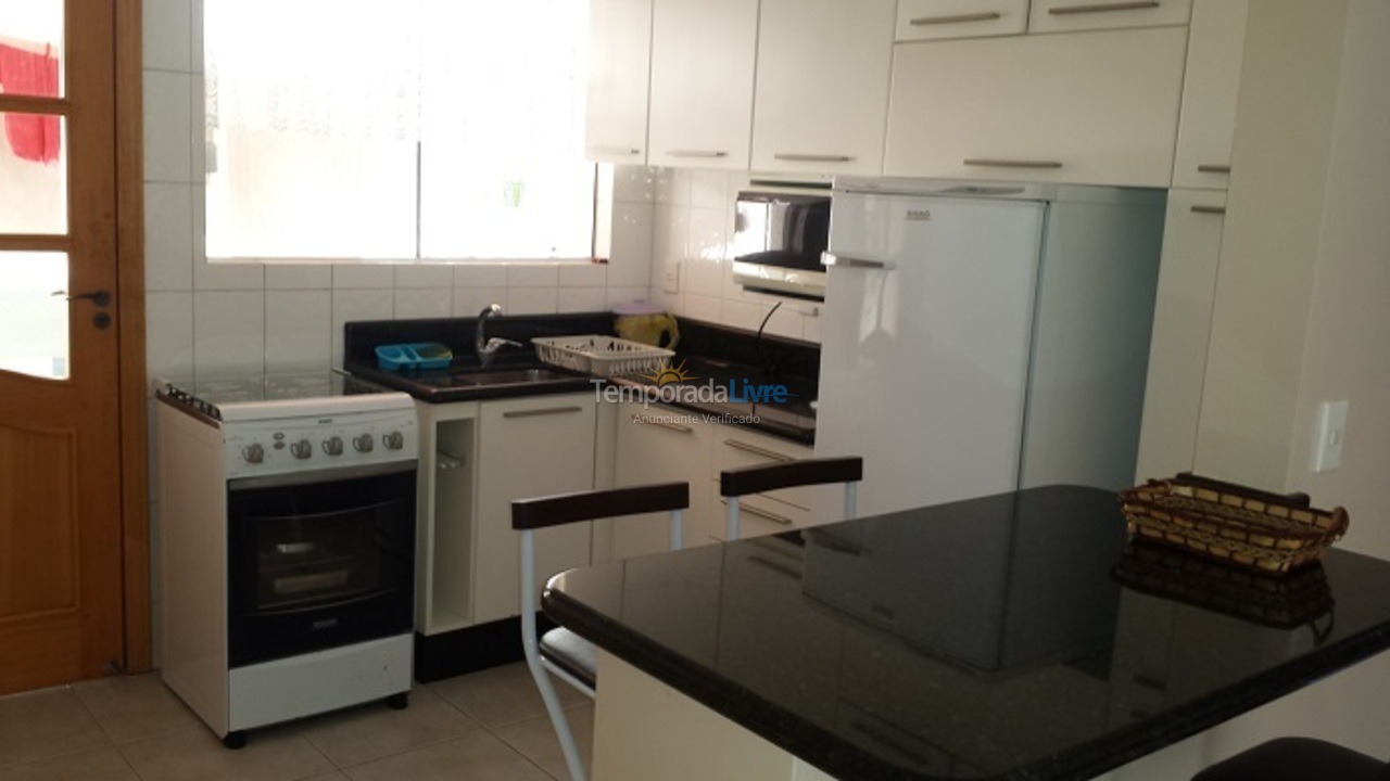 Apartamento para alquiler de vacaciones em Bombinhas (Praia de Bombas)