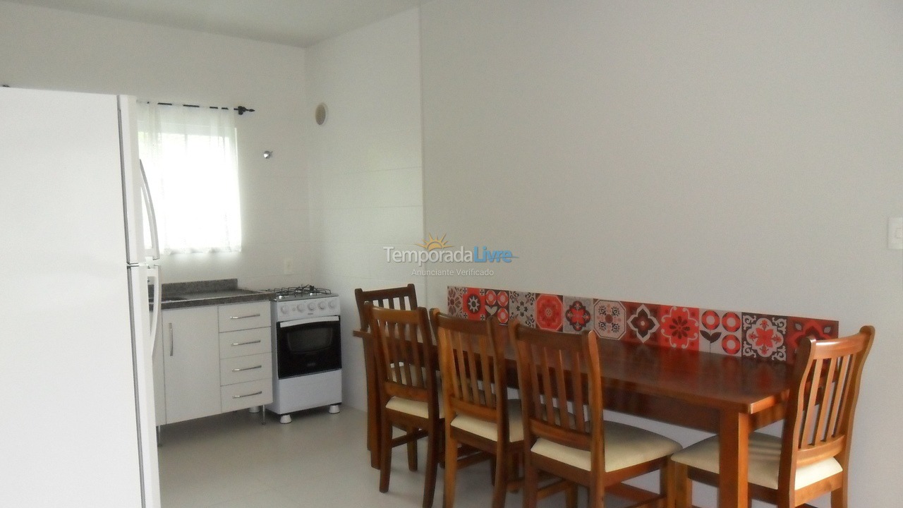 Apartamento para aluguel de temporada em Bombinhas (Praia de Zimbros)