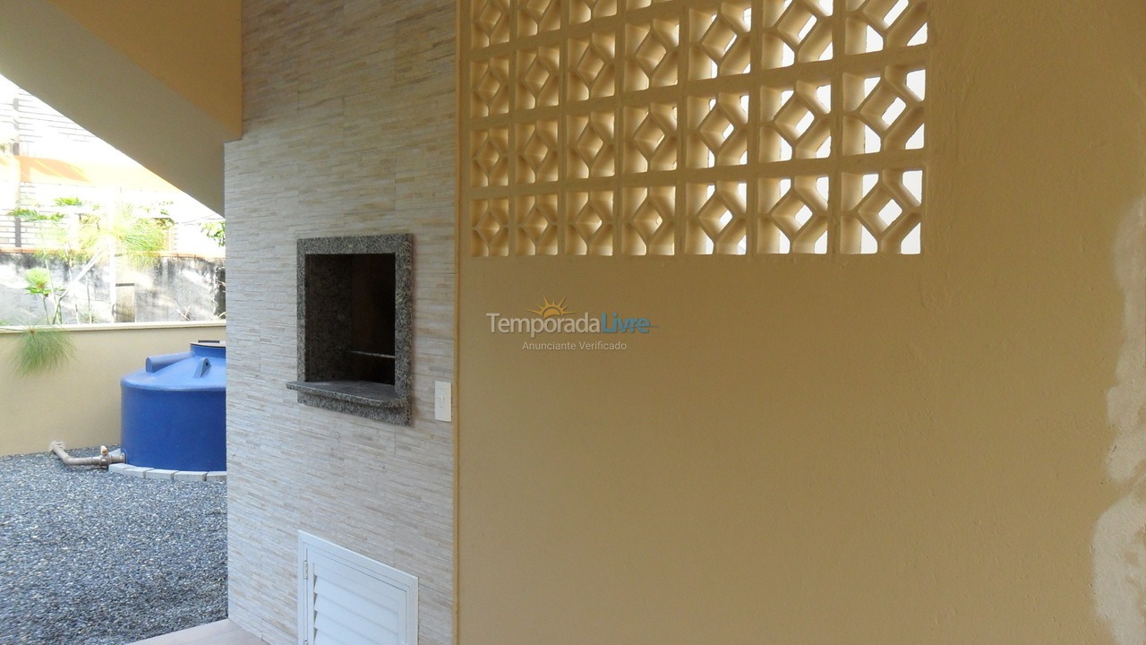 Apartamento para aluguel de temporada em Bombinhas (Praia de Zimbros)