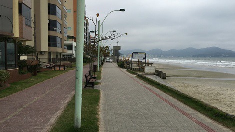 Coverage 50 meters from the sea