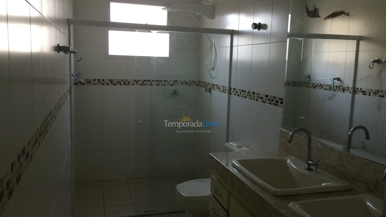 Casa para aluguel de temporada em Guarapari (Praia do Morro)