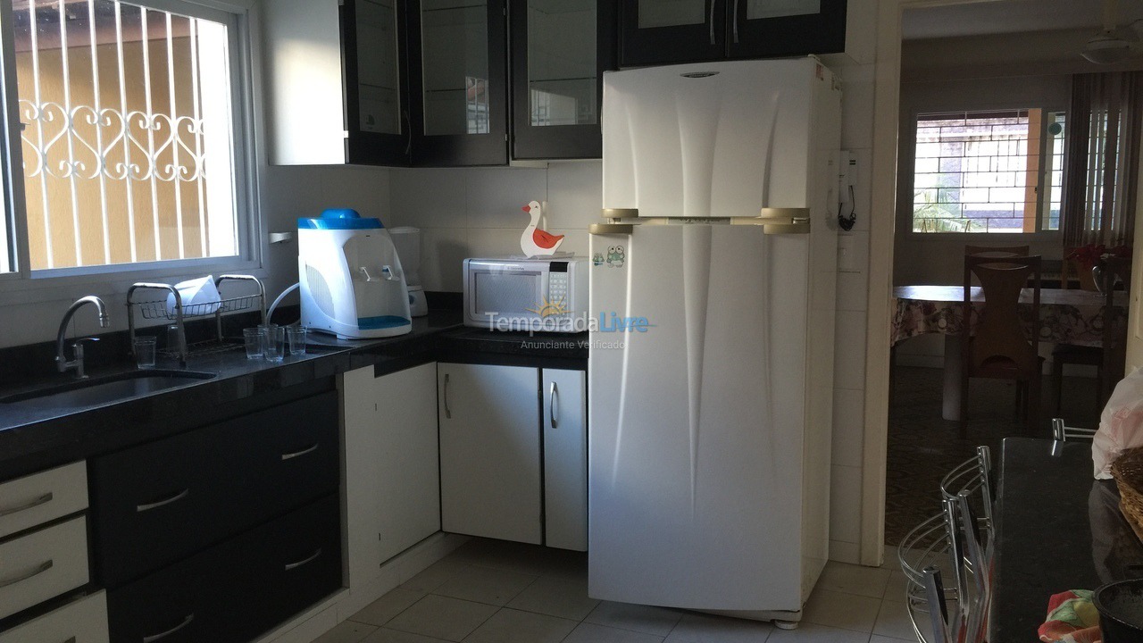 Casa para aluguel de temporada em Guarapari (Praia do Morro)