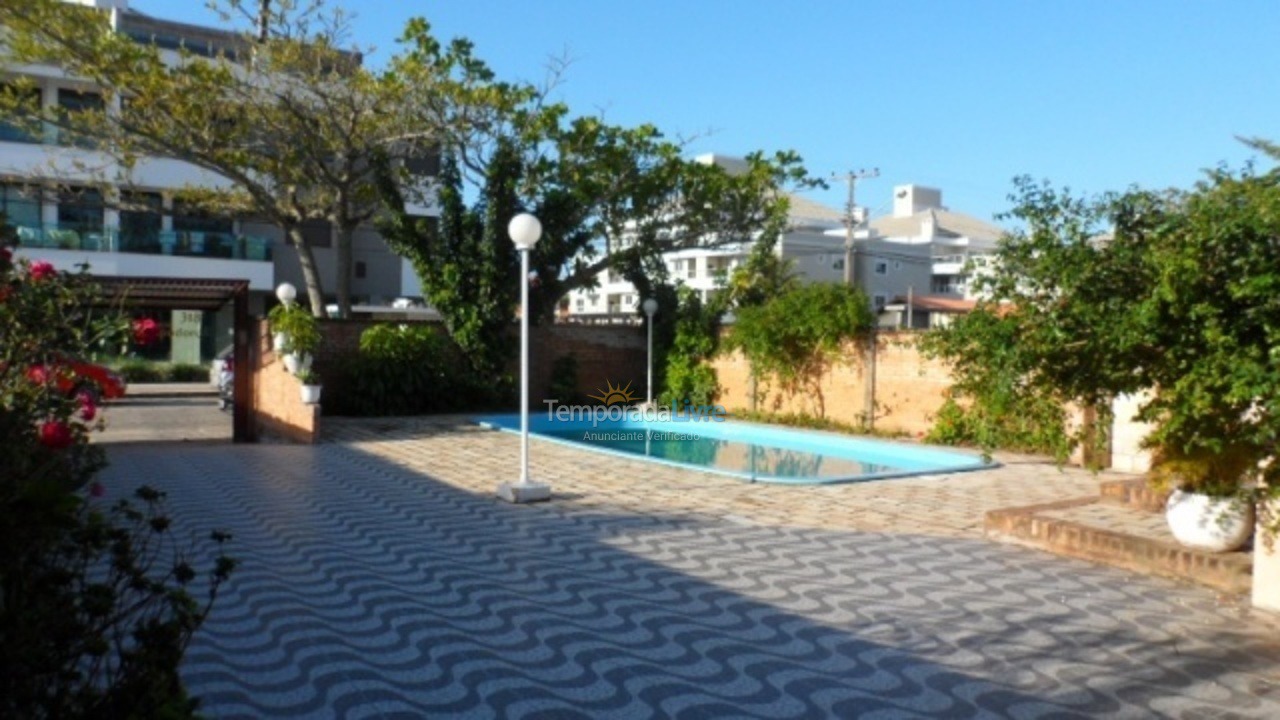 Casa para aluguel de temporada em Florianopolis (Praia dos Ingleses)