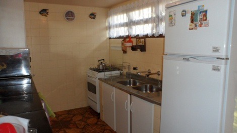 CASA 3 QUARTOS COM PISCINA P/ 10 PESSOAS 250M PRAIA INGLESES