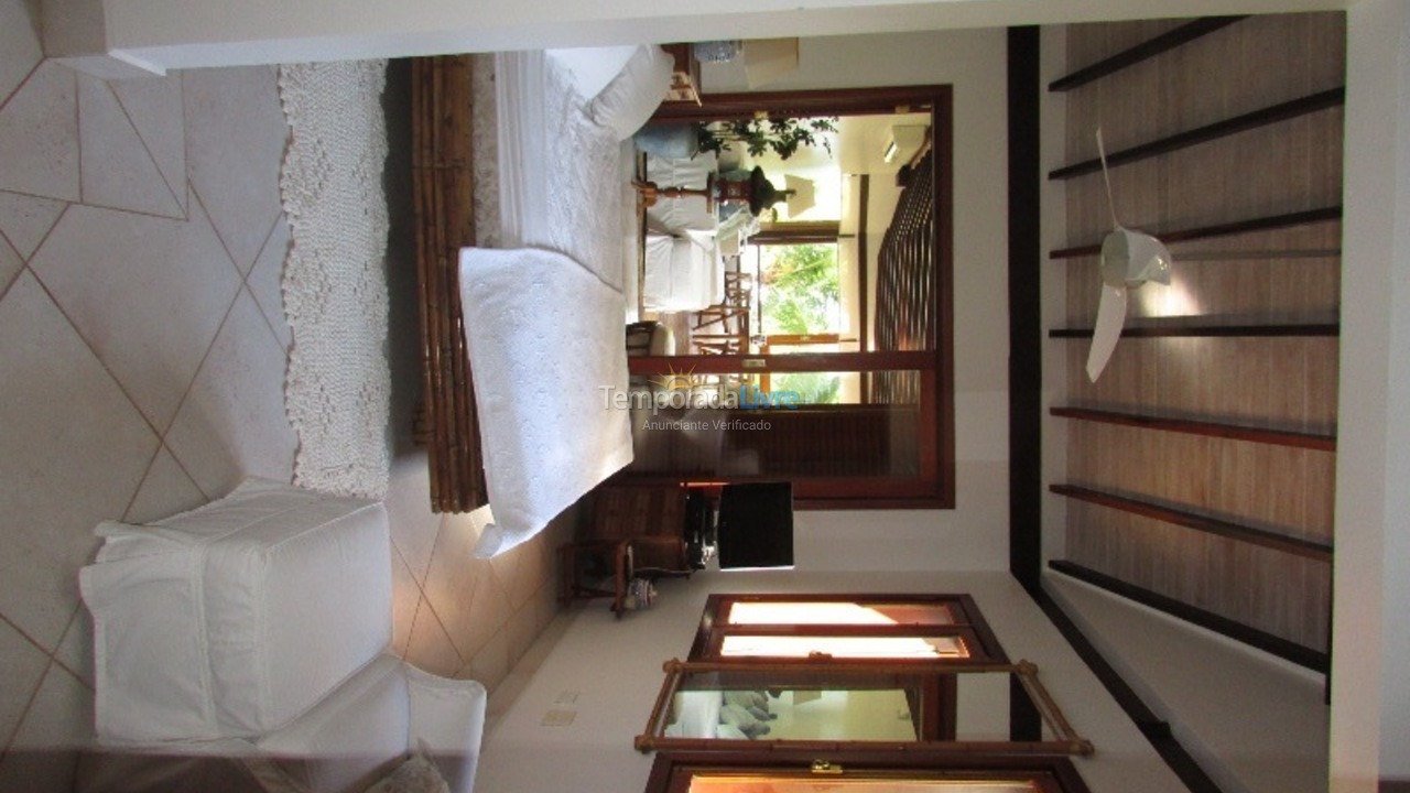 Casa para aluguel de temporada em São Sebastião (Praia da Baleia)