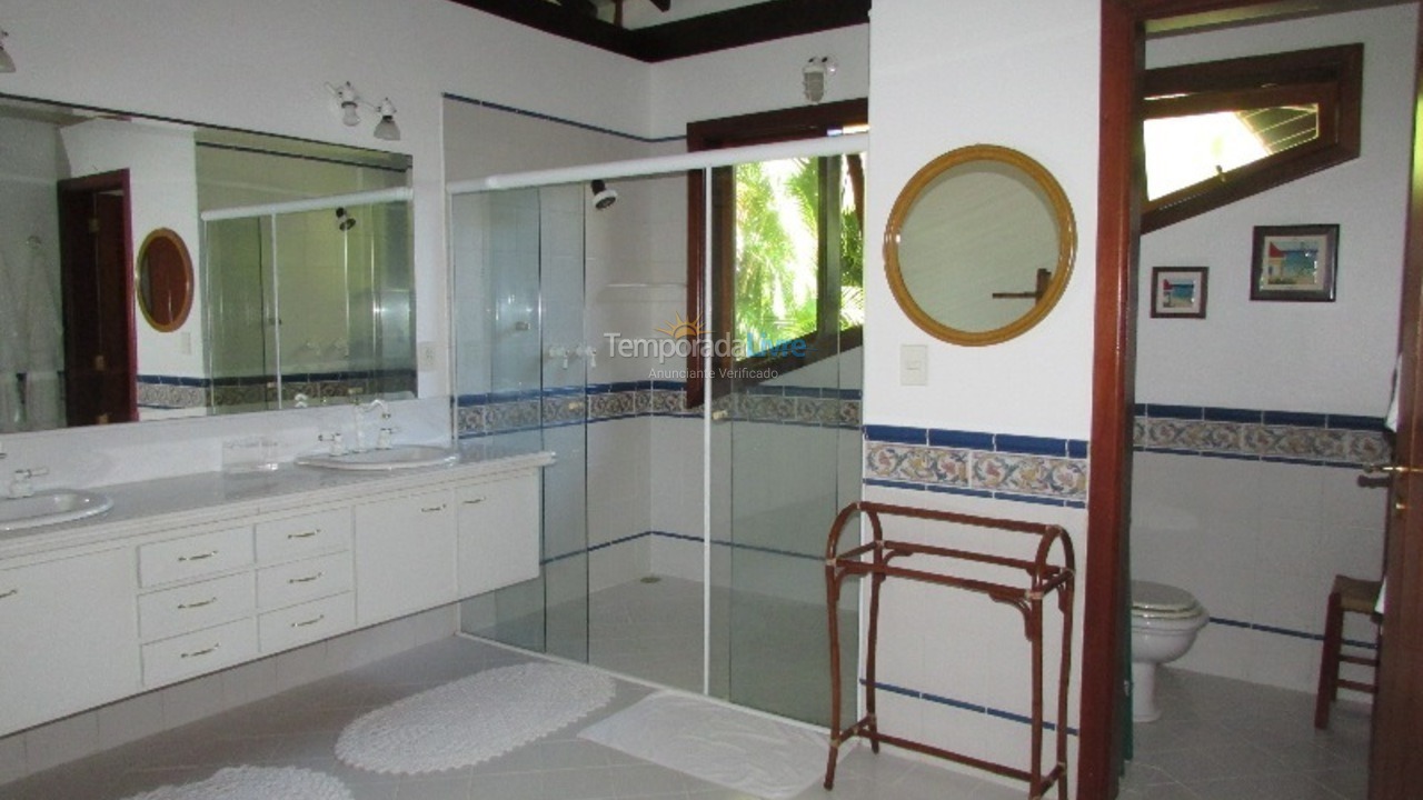 Casa para aluguel de temporada em São Sebastião (Praia da Baleia)