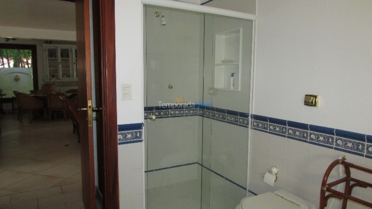 Casa para aluguel de temporada em São Sebastião (Praia da Baleia)