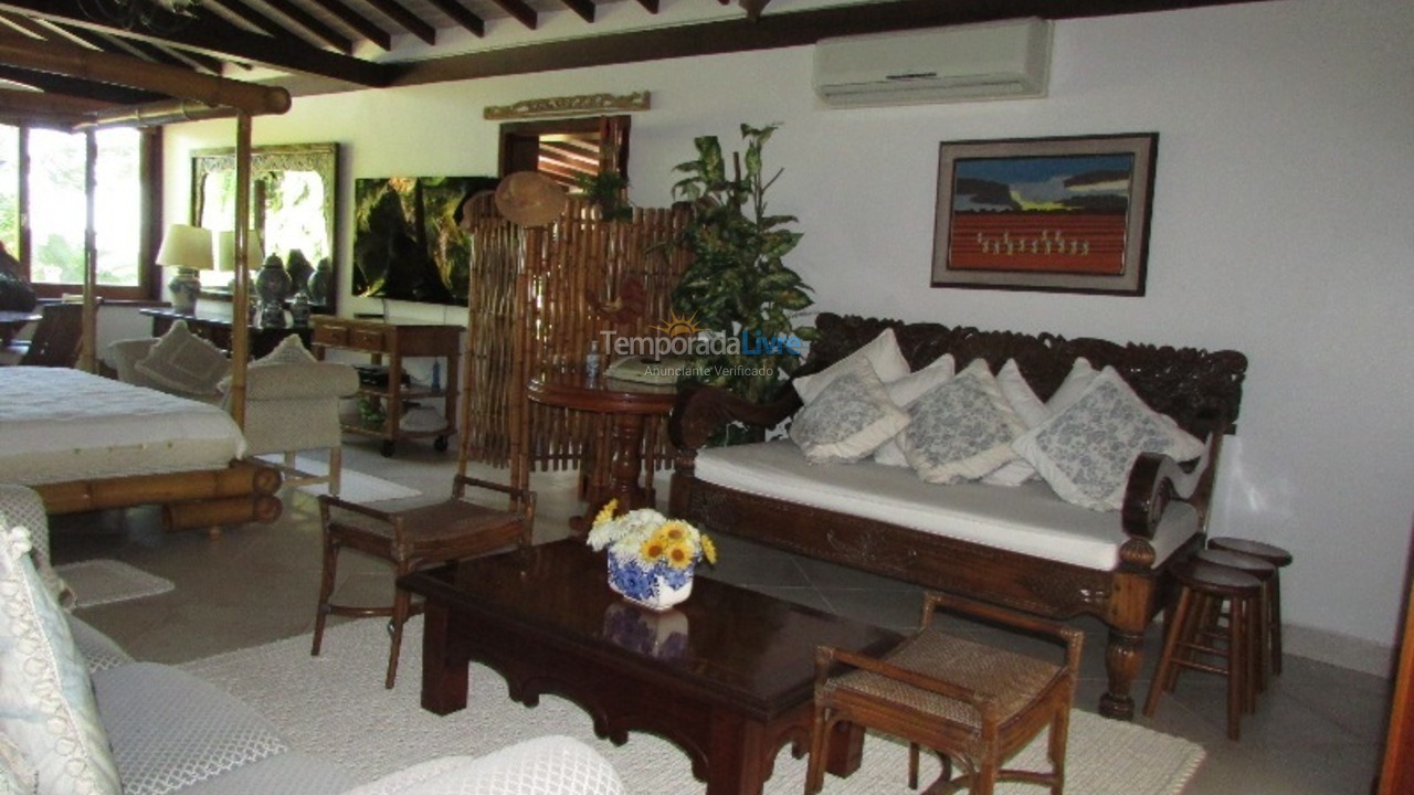 Casa para aluguel de temporada em São Sebastião (Praia da Baleia)