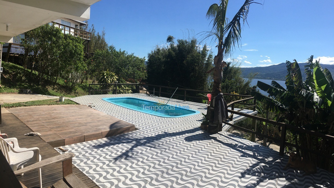Casa para alquiler de vacaciones em Garopaba (Praia da Ferrugem)