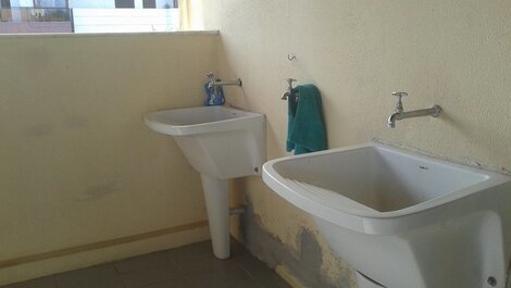 terraço coletivo com áreas de serviço