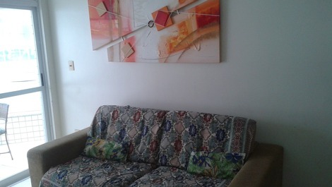 EXCELENTE APARTAMENTO COM VISTA PARA O MAR NOS INGLESES