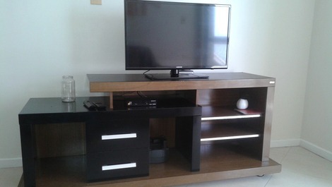 EXCELENTE APARTAMENTO COM VISTA PARA O MAR NOS INGLESES