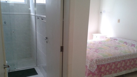 EXCELENTE APARTAMENTO COM VISTA PARA O MAR NOS INGLESES