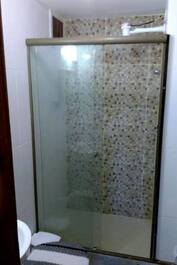 Apto familiar próximo a praia do Forte e comércio