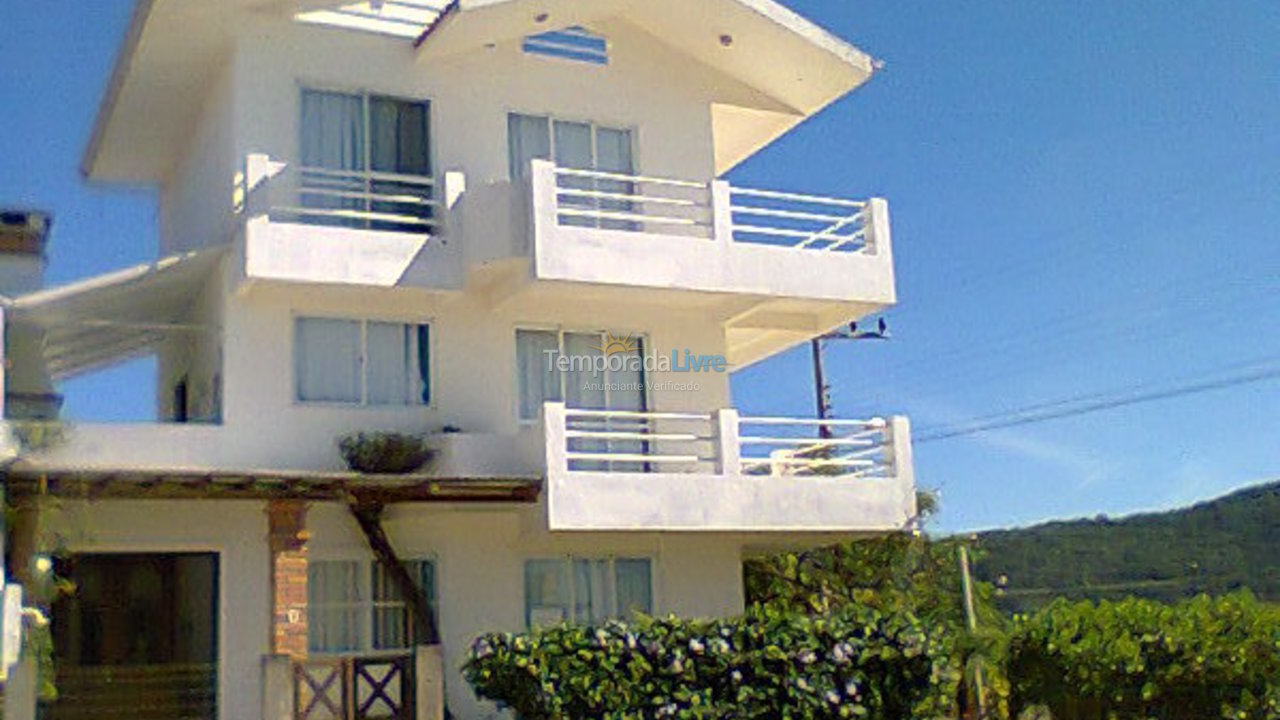 Casa para aluguel de temporada em Bombinhas (Canto Grande)