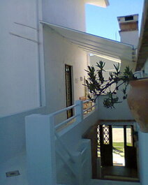 visão do apto. Aroeira para o térreo . Entrada principal.