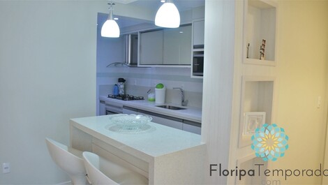 No Centrinho de Ingleses! Cobertura alto padrão com piscina privativa!