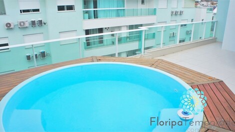 No Centrinho de Ingleses! Cobertura alto padrão com piscina privativa!