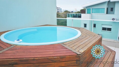 No Centrinho de Ingleses! Cobertura alto padrão com piscina privativa!