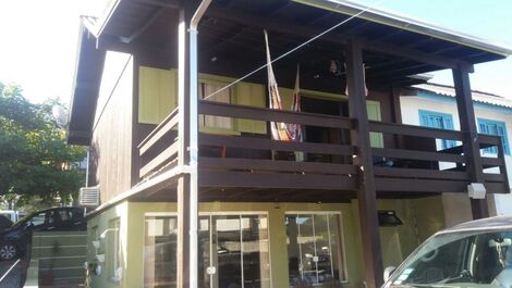 Casa a 50 mt de la playa con vistas al mar