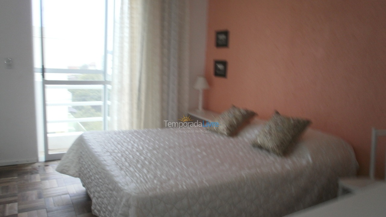 Casa para aluguel de temporada em Bombinhas (Canto Grande)