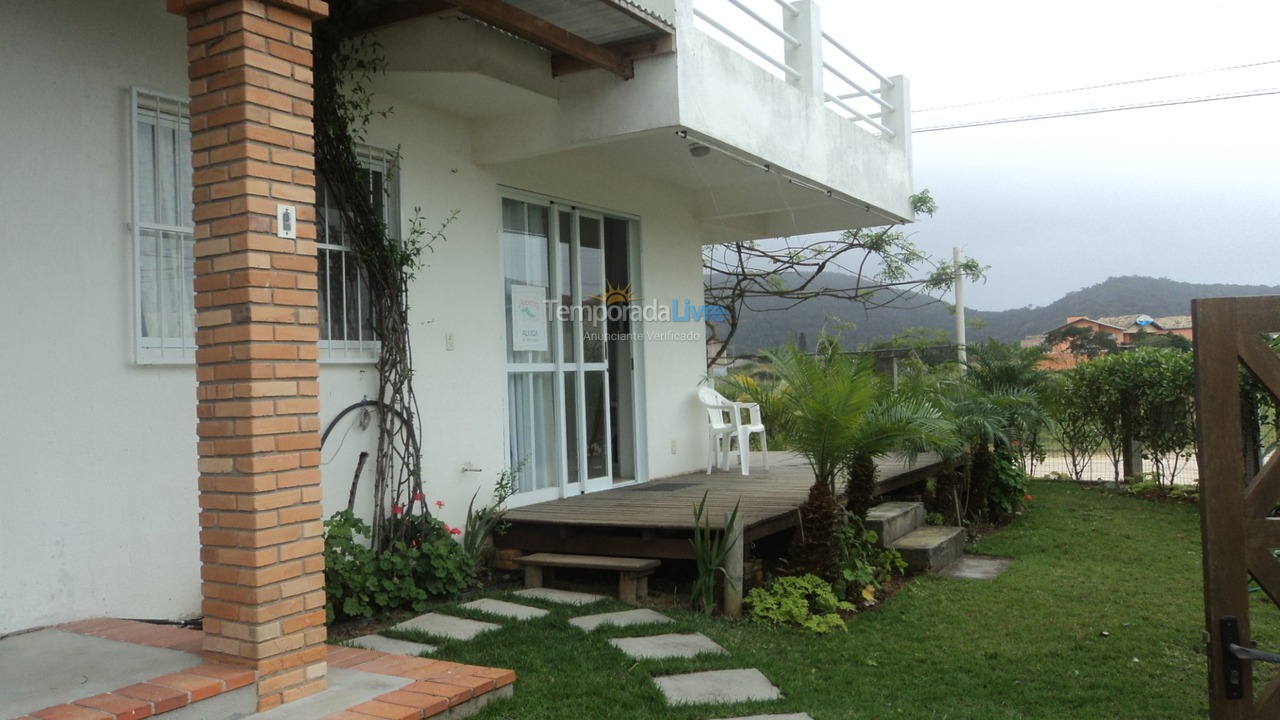 Casa para aluguel de temporada em Bombinhas (Canto Grande)