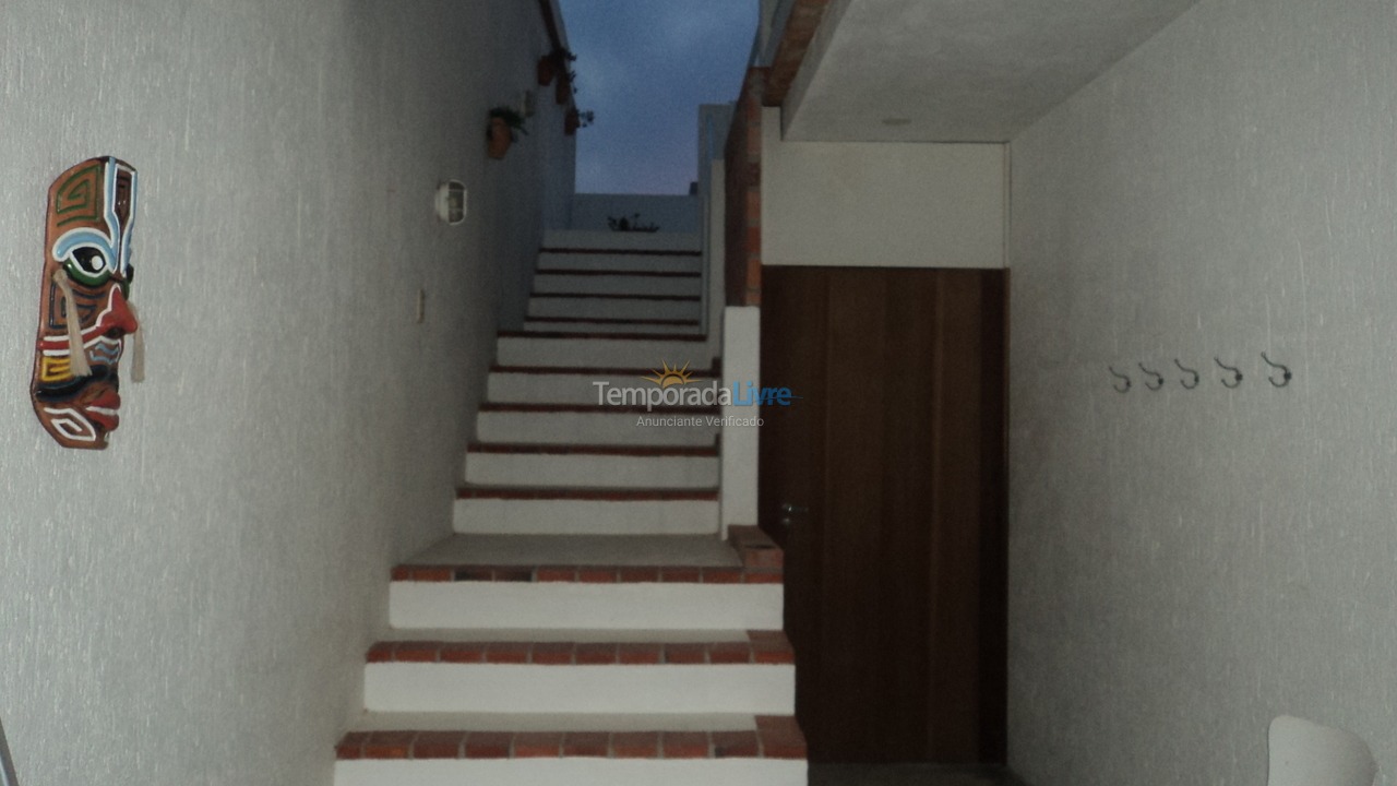 Casa para aluguel de temporada em Bombinhas (Canto Grande)