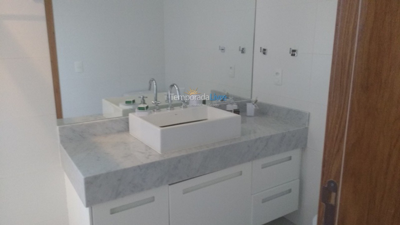 Casa para aluguel de temporada em São Sebastião (Praia da Baleia)