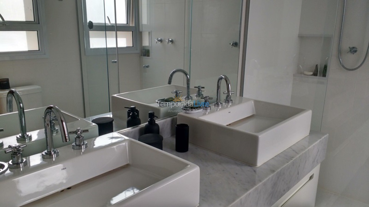 Casa para aluguel de temporada em São Sebastião (Praia da Baleia)