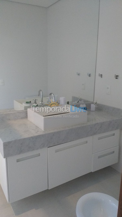 Casa para aluguel de temporada em São Sebastião (Praia da Baleia)