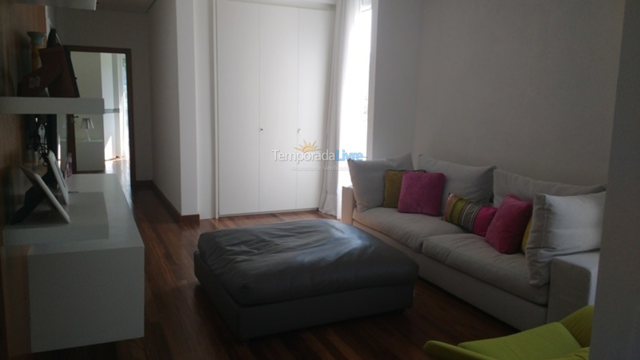 Casa para aluguel de temporada em São Sebastião (Praia da Baleia)