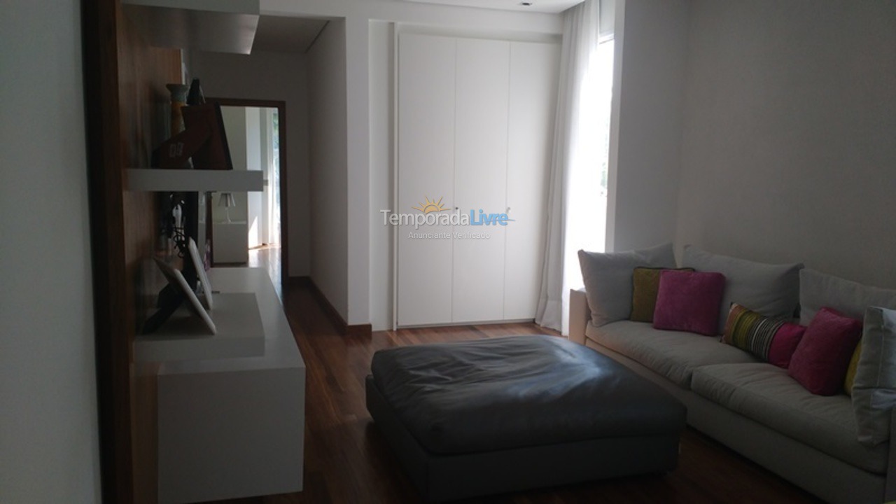 Casa para aluguel de temporada em São Sebastião (Praia da Baleia)