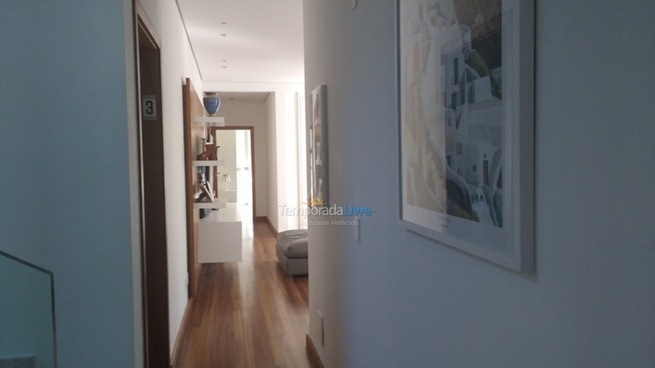 Casa para aluguel de temporada em São Sebastião (Praia da Baleia)