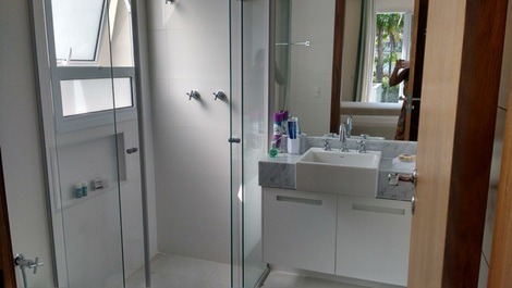 CASA FRENTE AO MAR NA PRAIA DA BALEIA