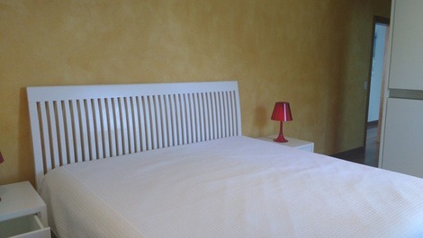 CASA FRENTE AO MAR NA PRAIA DA BALEIA