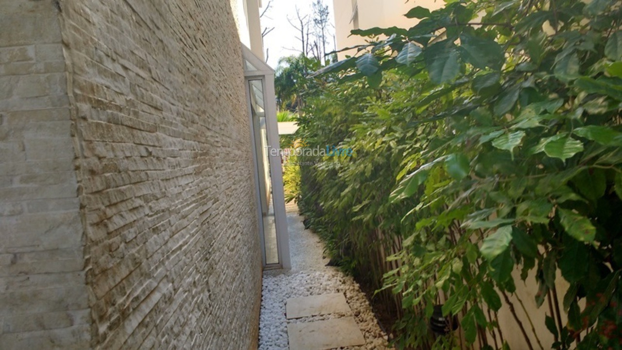 Casa para aluguel de temporada em São Sebastião (Praia da Baleia)