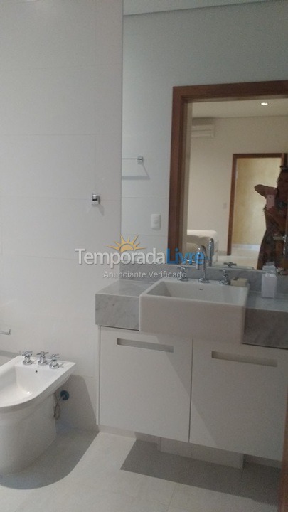 Casa para aluguel de temporada em São Sebastião (Praia da Baleia)