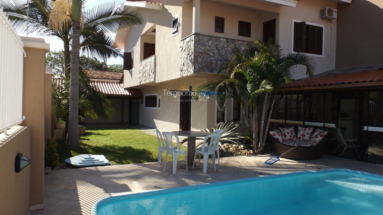 House for vacation rental in Florianopolis (Canasvieiras)