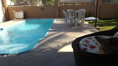 Ereat HOME WITH AIR CONDITIONED and pool! GET TO BEST Vacation!