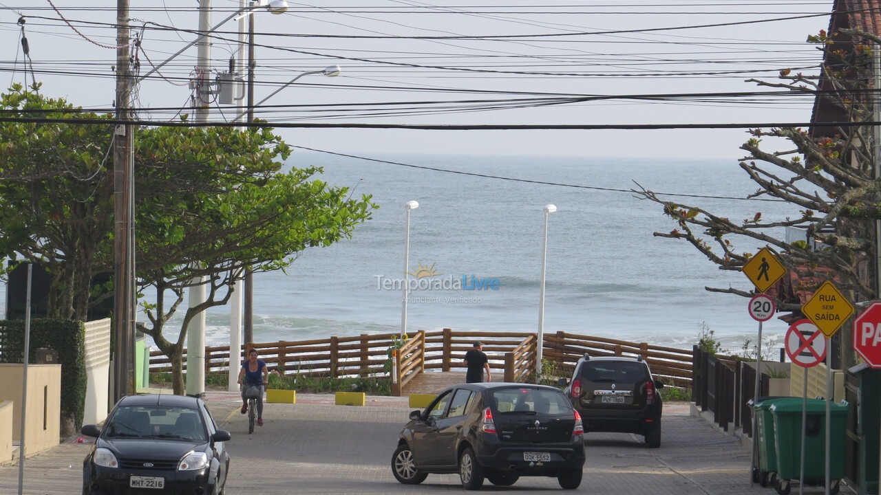 Apartamento para aluguel de temporada em Bombinhas (Praia de Bombas)