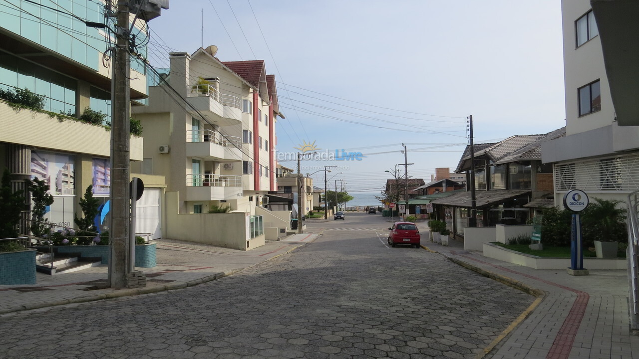 Apartamento para aluguel de temporada em Bombinhas (Praia de Bombas)