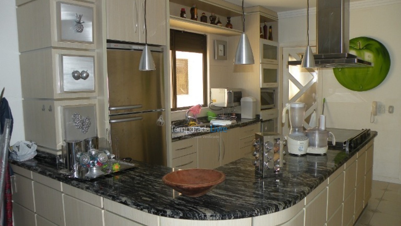 Apartment for vacation rental in Itapema (Centro)