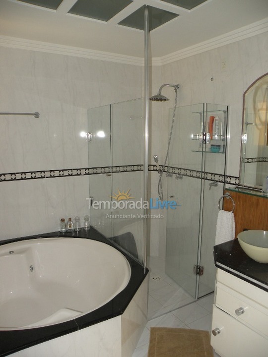 Apartment for vacation rental in Itapema (Centro)