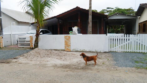 House with pool, for up to 18 people, Itapoá sc Ligue or WhatsApp
