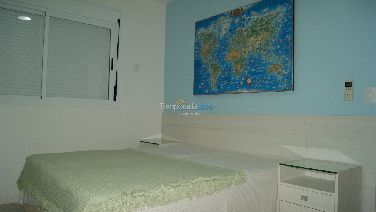 Apartamento para aluguel de temporada em Florianópolis (Praia Brava)