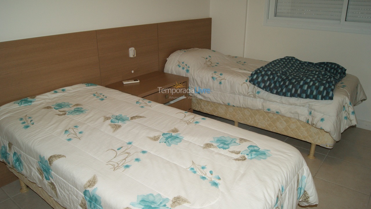 Apartamento para aluguel de temporada em Florianópolis (Praia Brava)