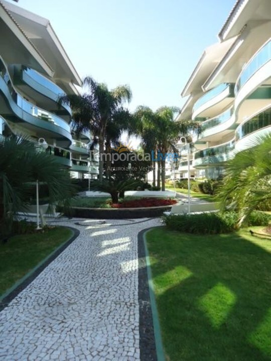 Apartamento para aluguel de temporada em Florianópolis (Praia Brava)